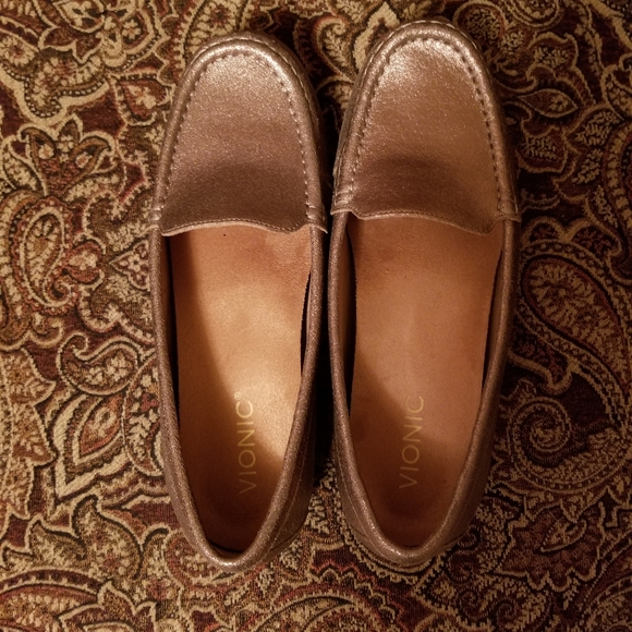 vionic leather moccasins debbie